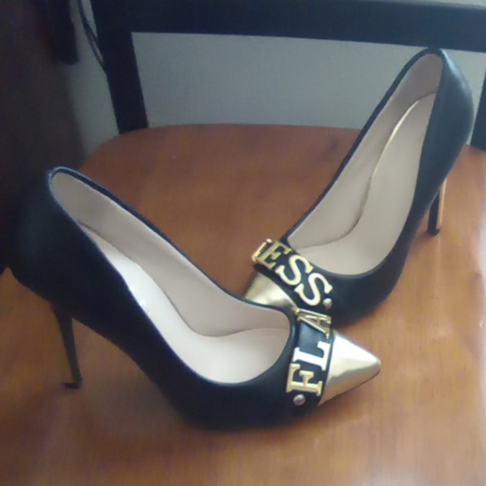 Heels - Picture 2 of 3